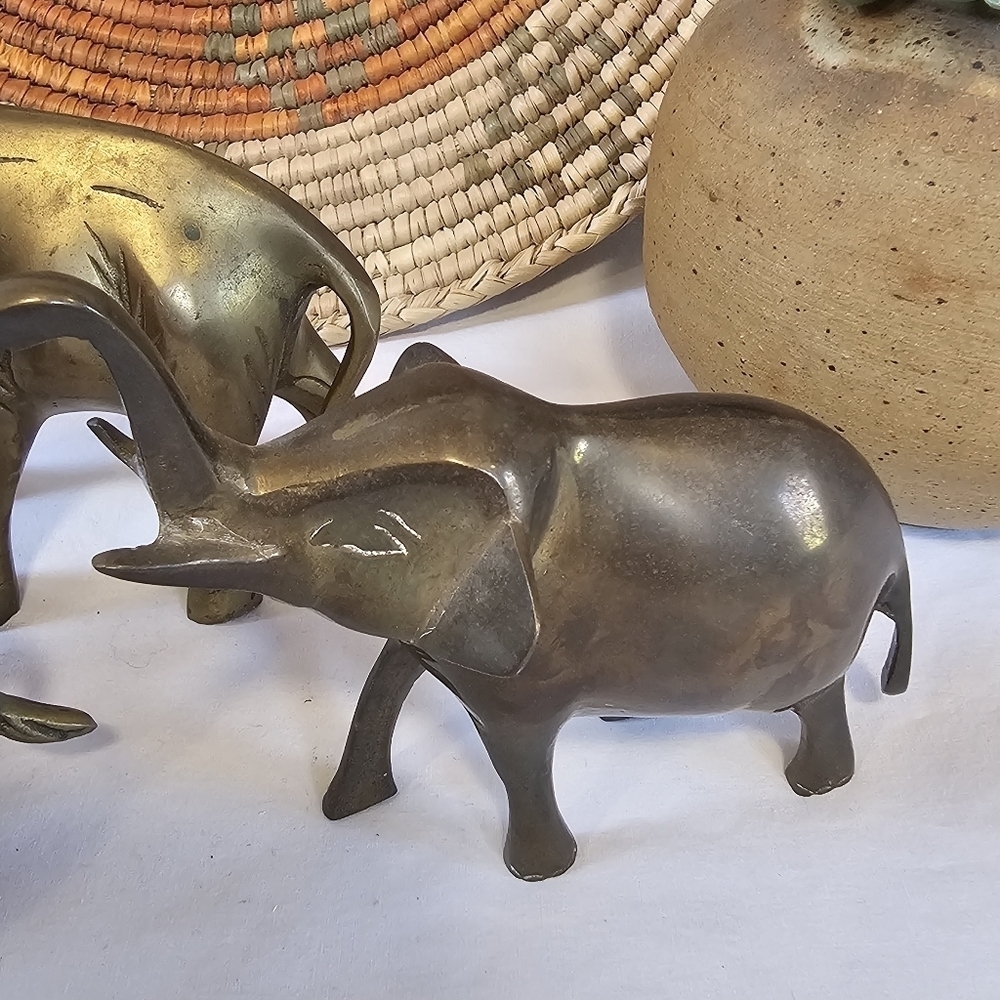 Set Of Three Vintage Brass Elephant MCM Figure Sculpture - Picture 3 of 7